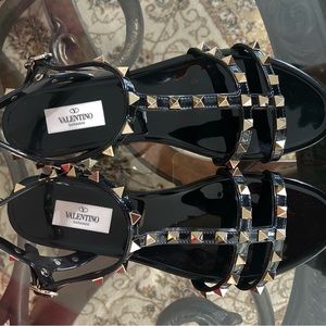 Valentino Flat Rubber Sandals - Black